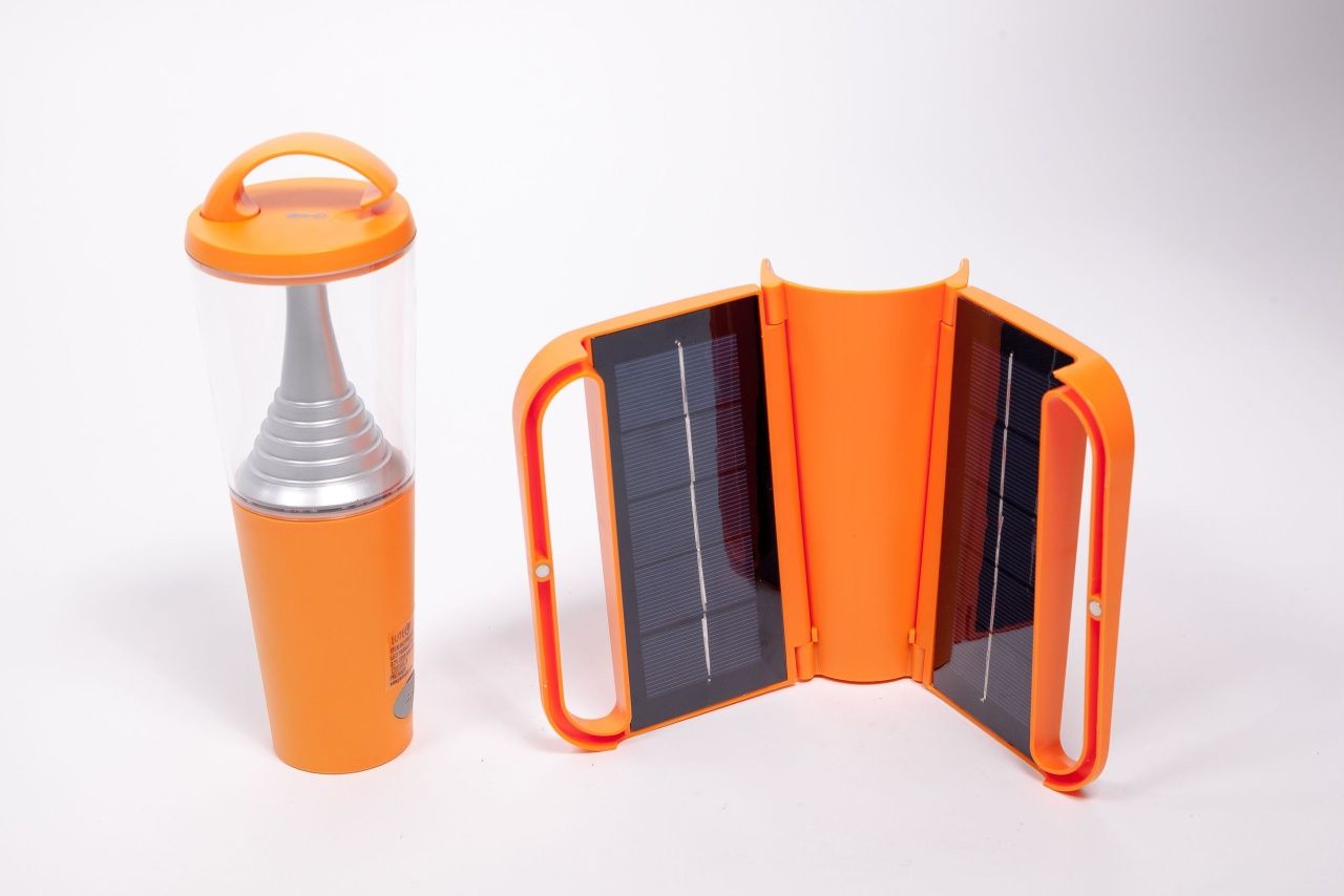 Светодиодный уличный переносной\подвесной светильник Oasis Light SOLAR P9003 Or