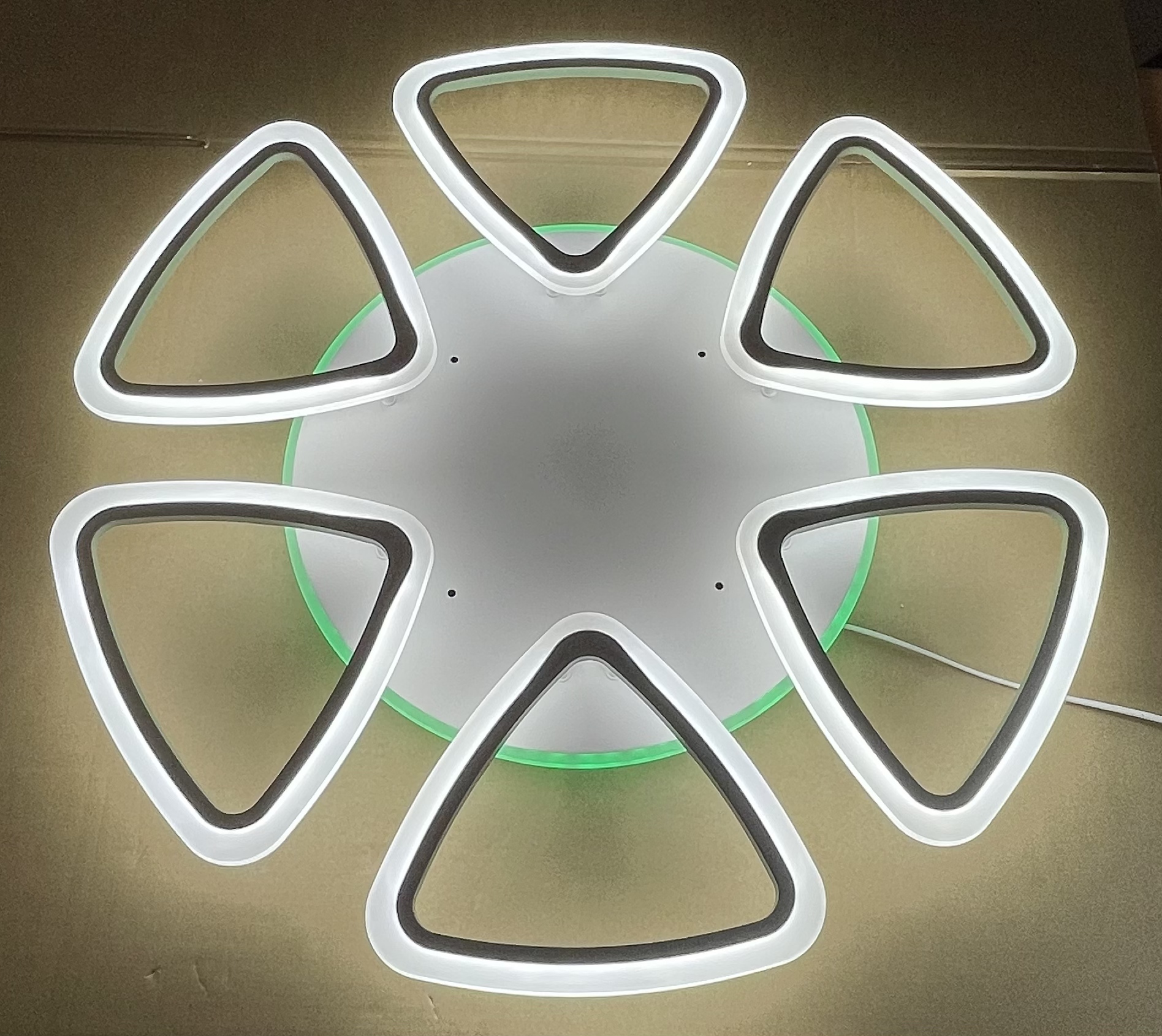 Светодиодная люстра 18028/6E WHT 152W+15W RGB Profit Light