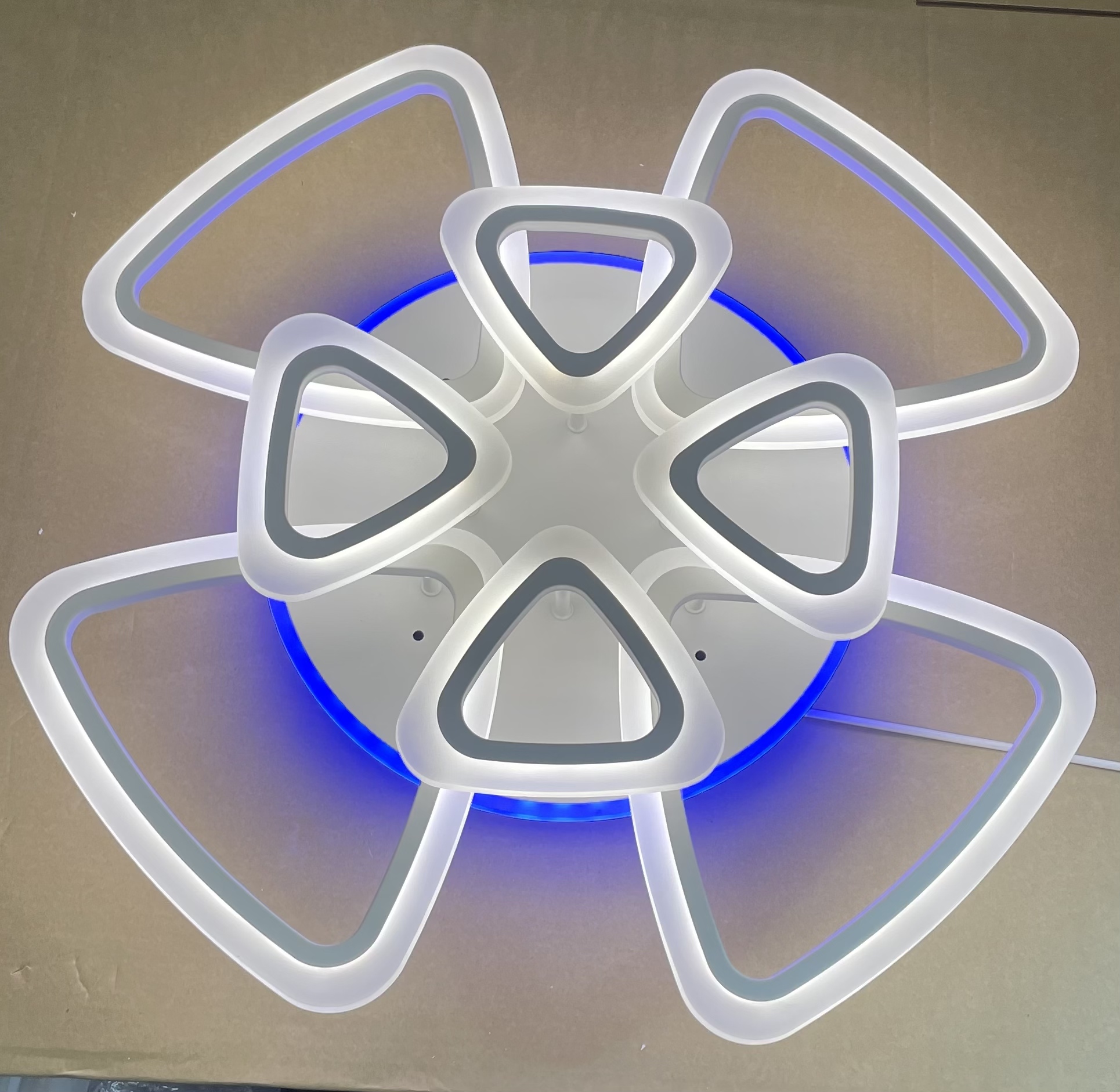 Светодиодная люстра 18028/8A WHT 192W+11W RGB Profit Light